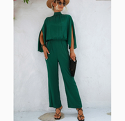Dames Jumpsuit – Diepgroene Elegantie met Capemouwen voor Feestelijke Gelegenheden