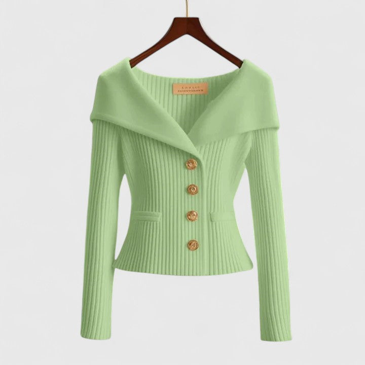 Dames trui met off-shoulder kraag en gouden knopen – zacht & elegant