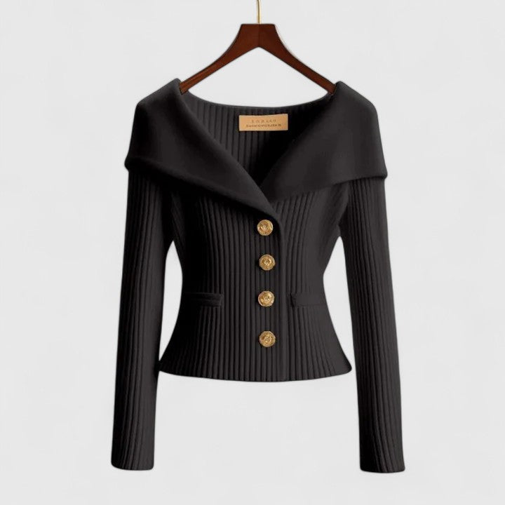 Dames trui met off-shoulder kraag en gouden knopen – zacht & elegant