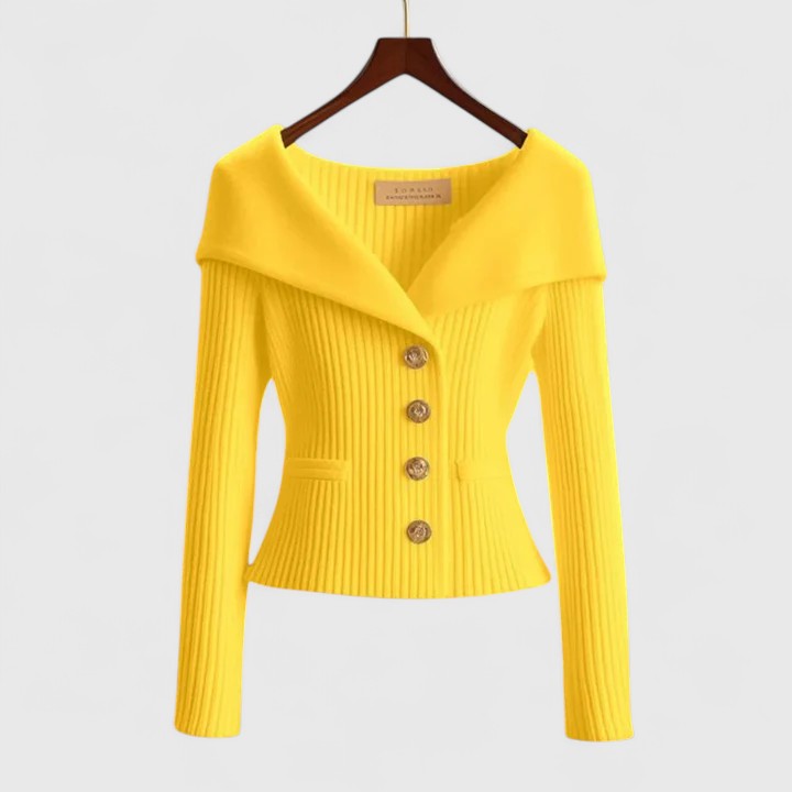 Dames trui met off-shoulder kraag en gouden knopen – zacht & elegant