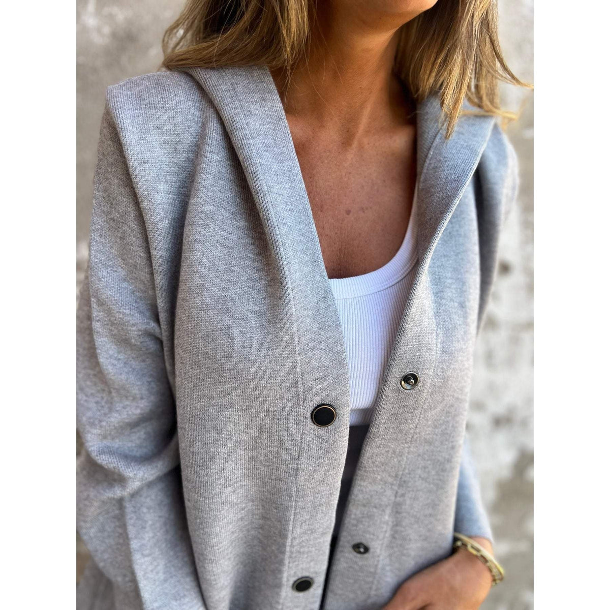 Vest met capuchon | Dames tussen jas/vest met strakke lijnen en tijdloos design