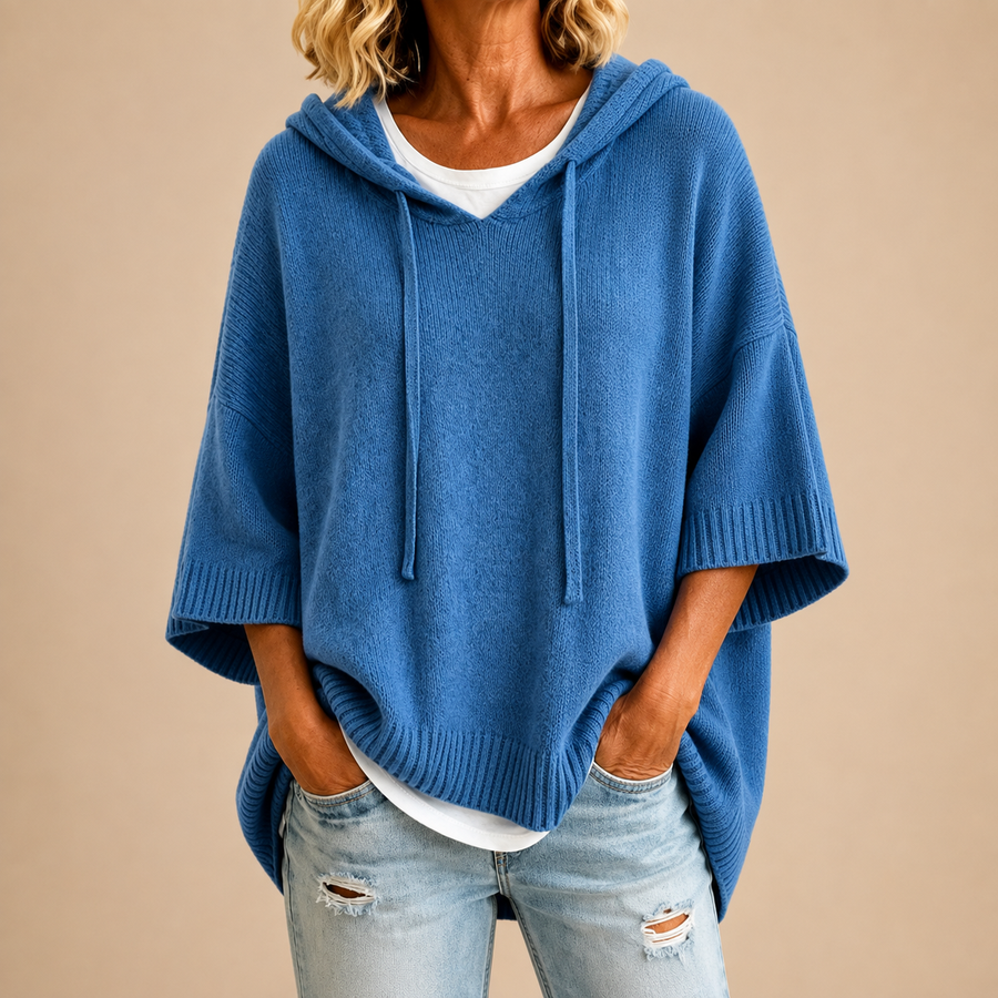 Wendy - Gebreide poncho met capuchon en driekwartmouwen