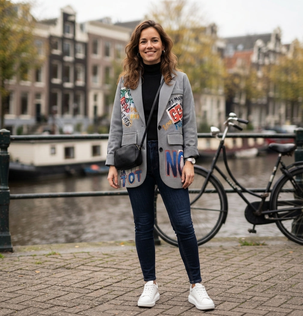 Mandy | Oversized damesblazer met tekst