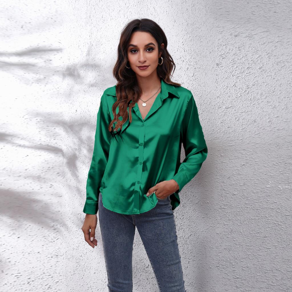 Sheila -  Een satijnen damesblouse