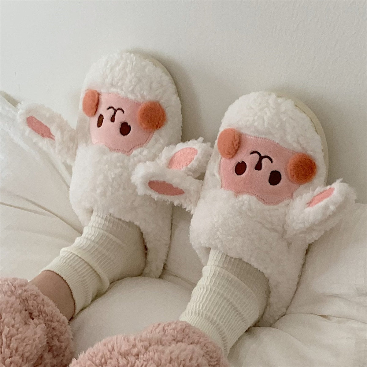 Amy  - De schattige fluffy dieren pantoffels!