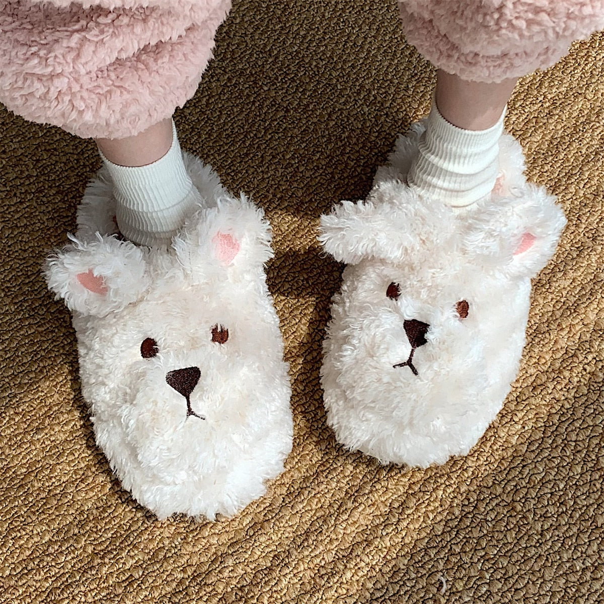 Amy  - De schattige fluffy dieren pantoffels!