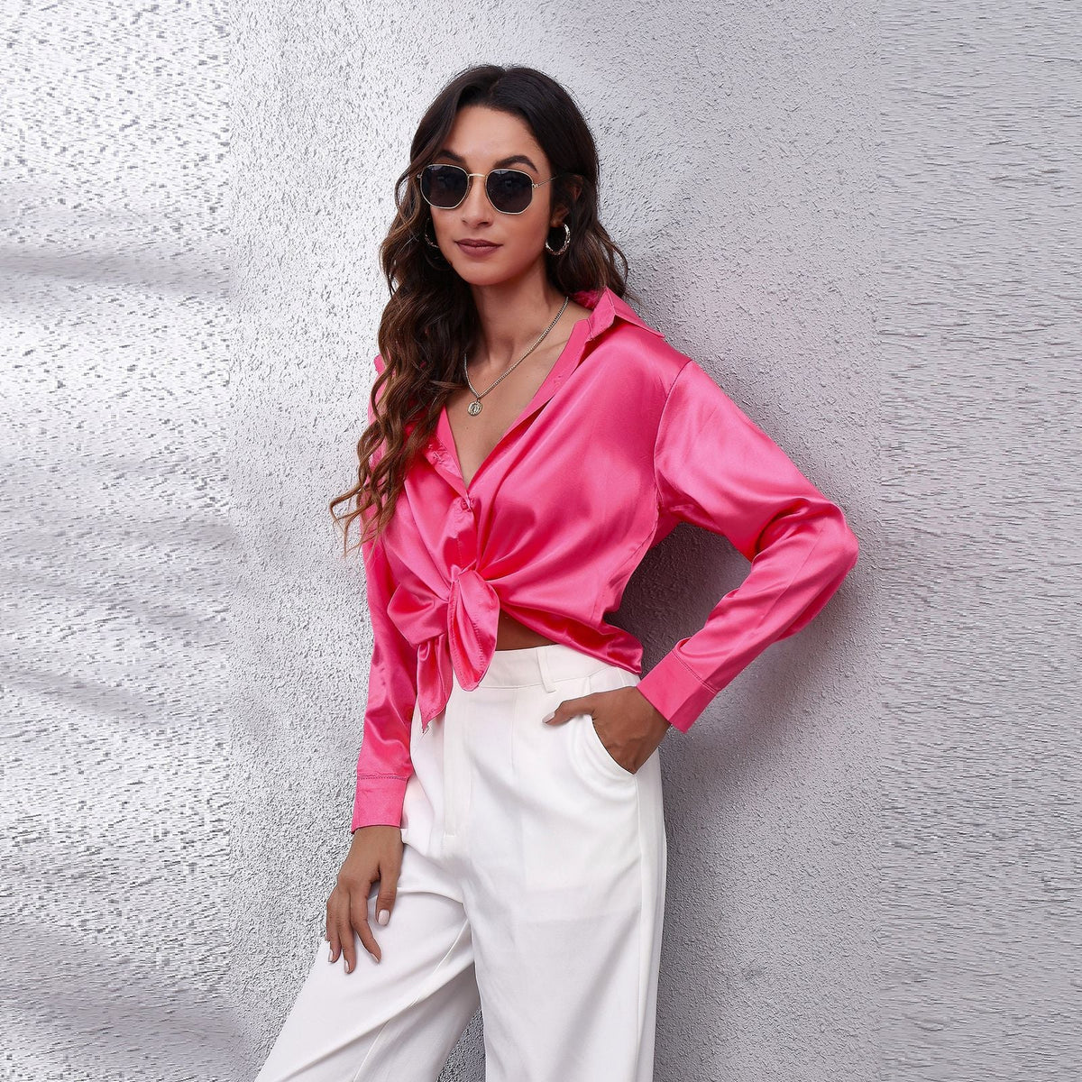 Sheila -  Een satijnen damesblouse