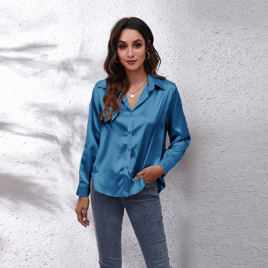Sheila -  Een satijnen damesblouse