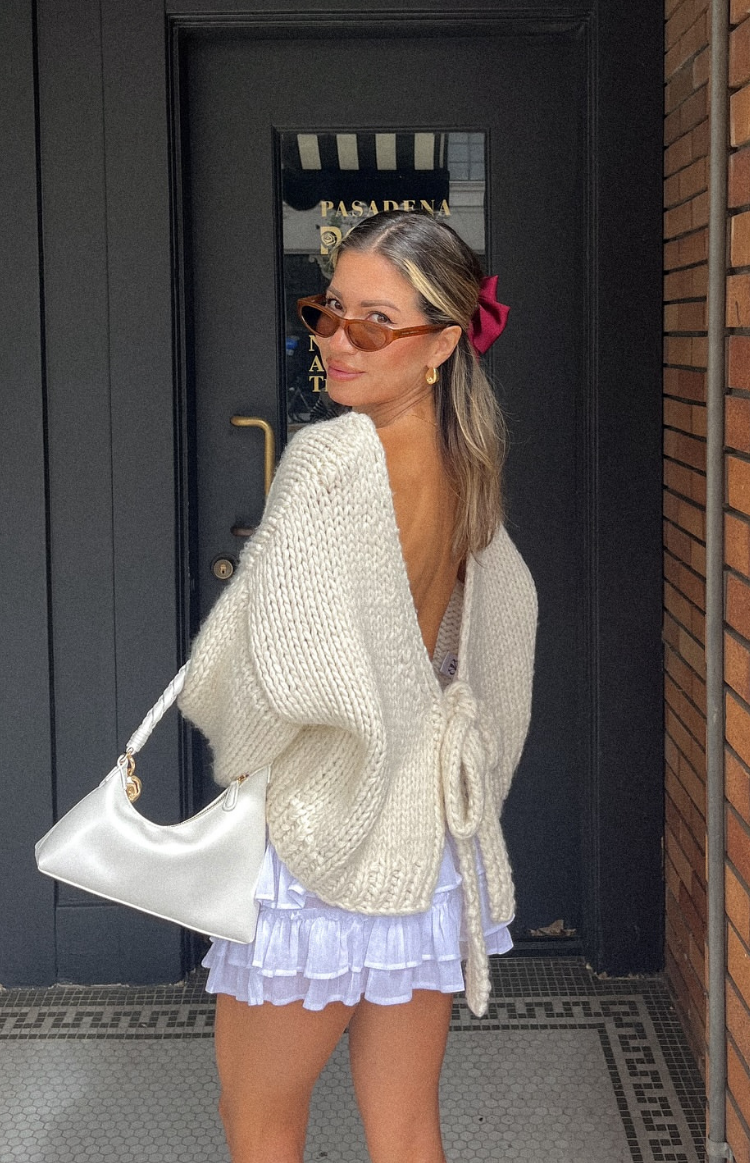 Celeste | Dames zacht gebreid vest met striksluiting en luxe breisteek