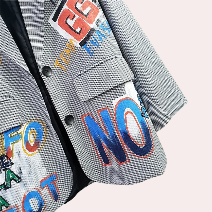 Mandy - Oversized damesblazer met tekst