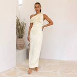Doina | Dames Bodycon Midi Jurk - One-Shoulder, Luxe Glanzende Stof, Drapage Detail