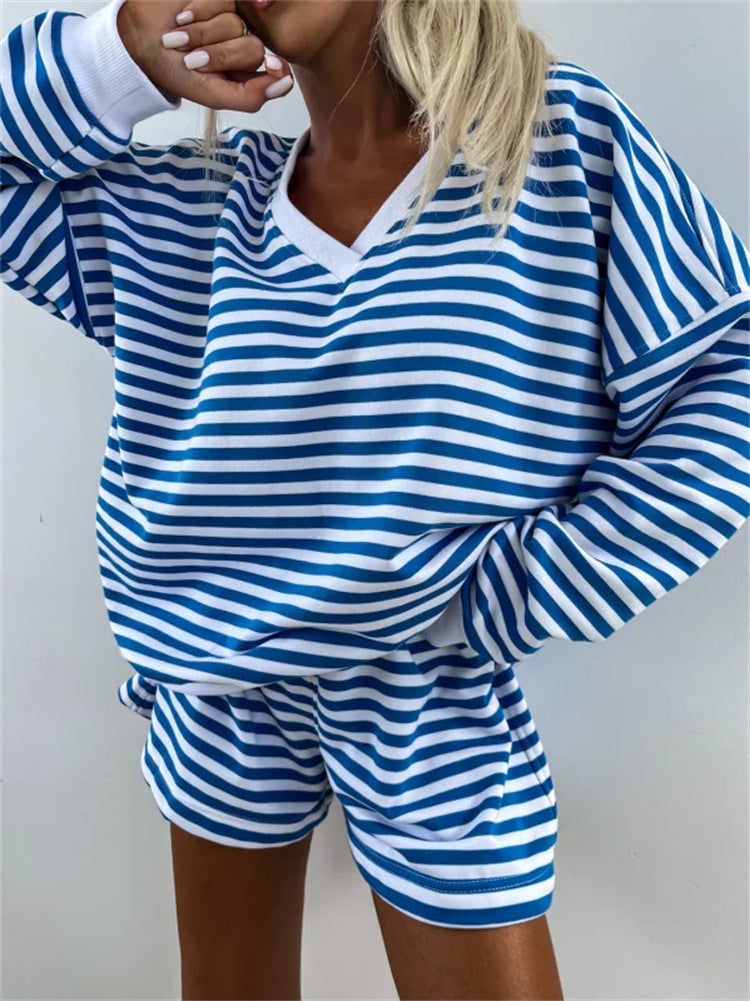Dames Oversized Set – Casual voor Thuisgebruik, Met Gestreepte Details en Korte Broek