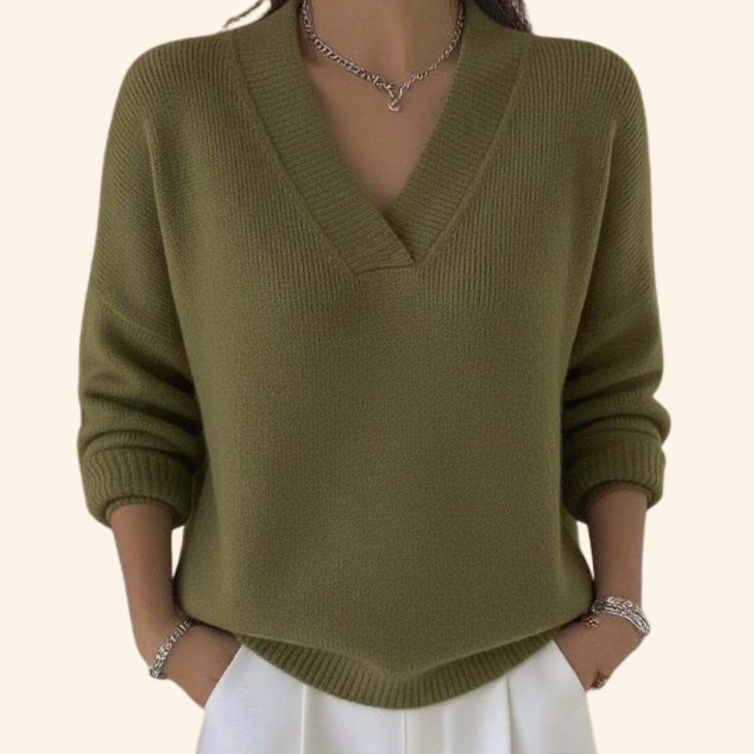 Sienna V-Neck Knit | Een heerlijk zachte, losvallende trui in een warme herfsttint met een elegante V-hals en comfortabele pasvorm.