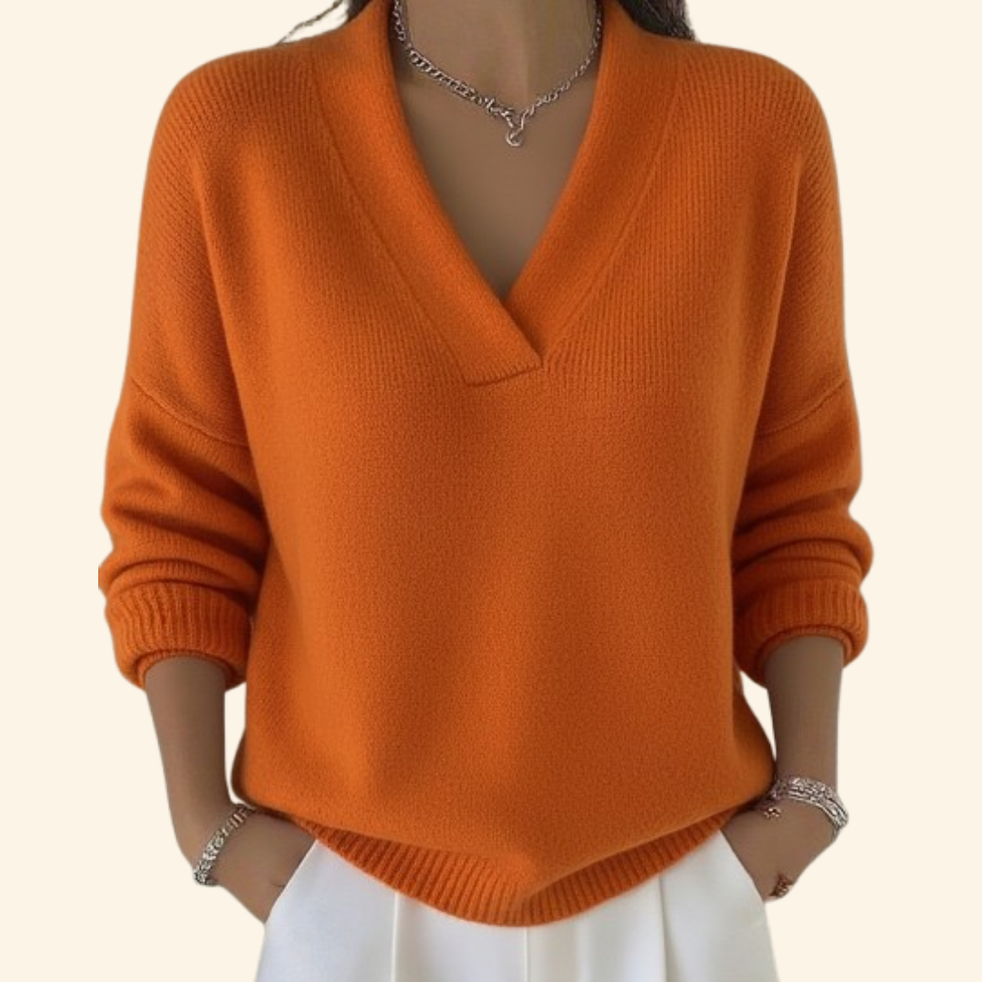 Sienna V-Neck Knit | Een heerlijk zachte, losvallende trui in een warme herfsttint met een elegante V-hals en comfortabele pasvorm.