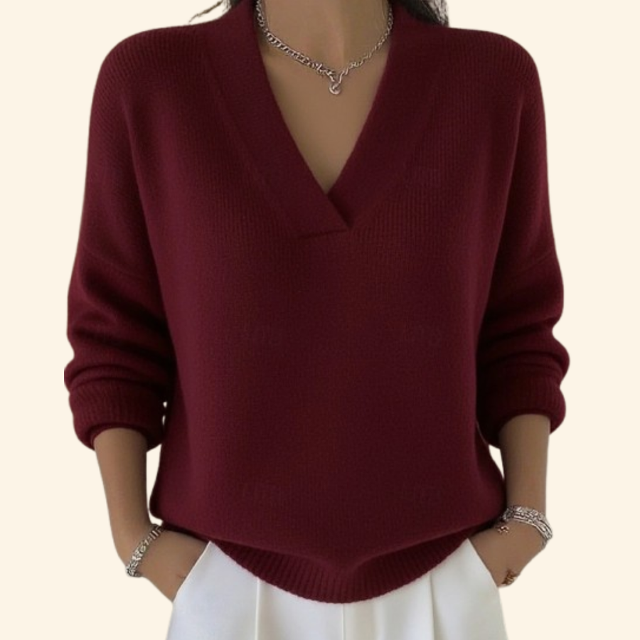 Sienna V-Neck Knit | Een heerlijk zachte, losvallende trui in een warme herfsttint met een elegante V-hals en comfortabele pasvorm.