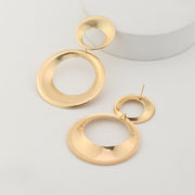 Anja | Gouden damesoorbellen met subtiel 3D-effect – minimalistisch en trendy