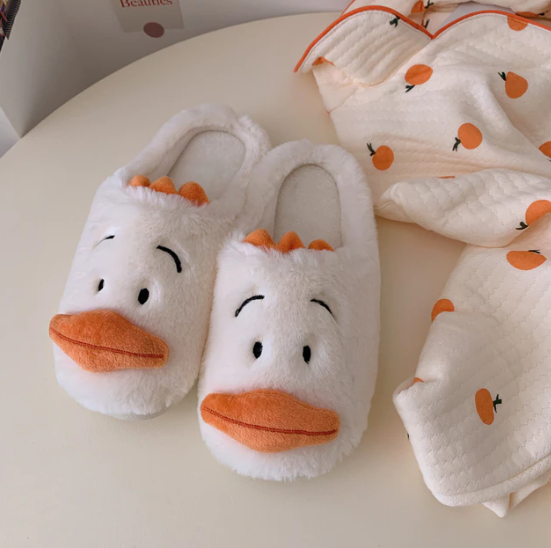 Amy  - De schattige fluffy dieren pantoffels!