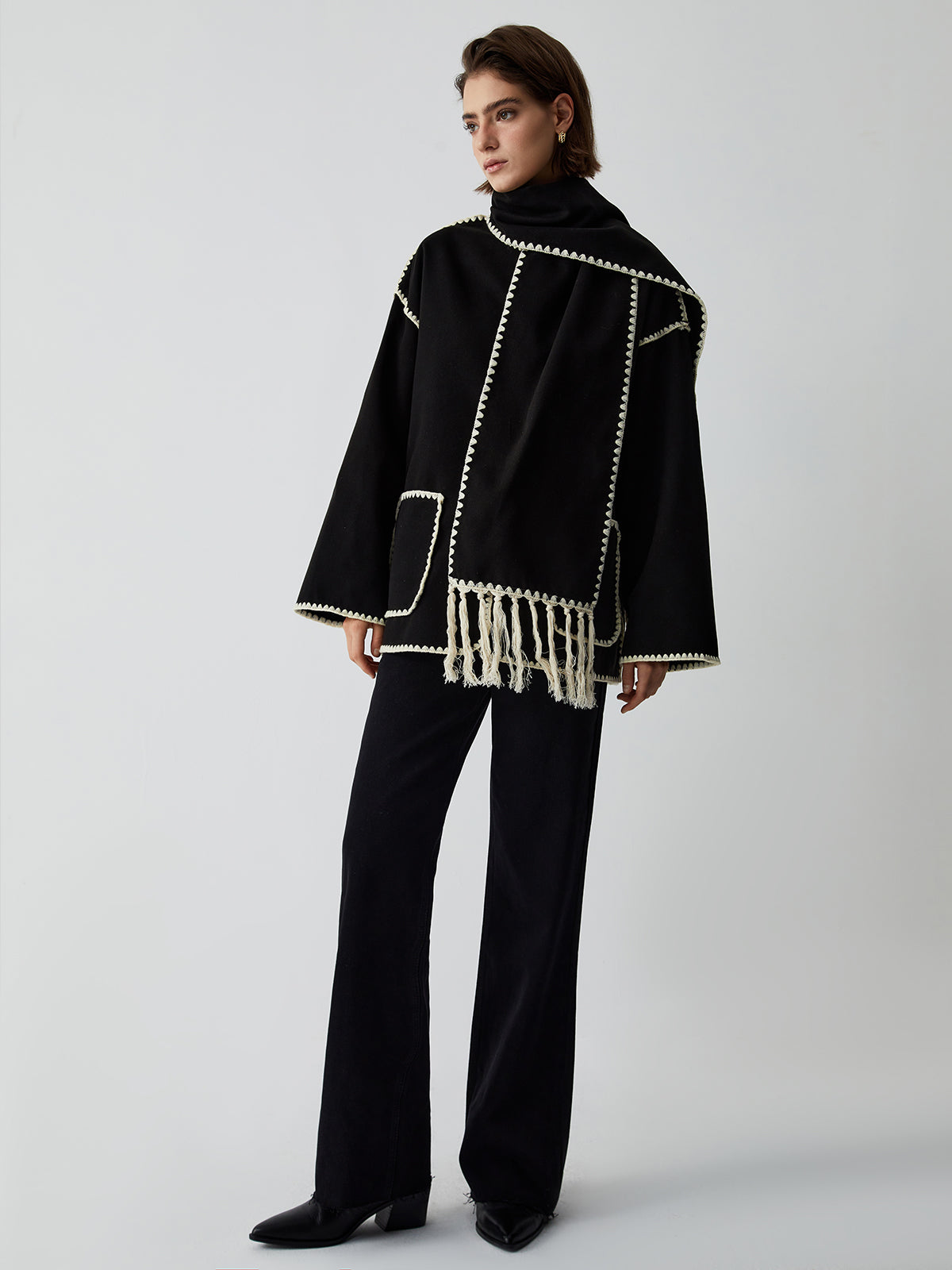 Amara | Dames capecoat met contrasterende bies en bijpassende sjaal