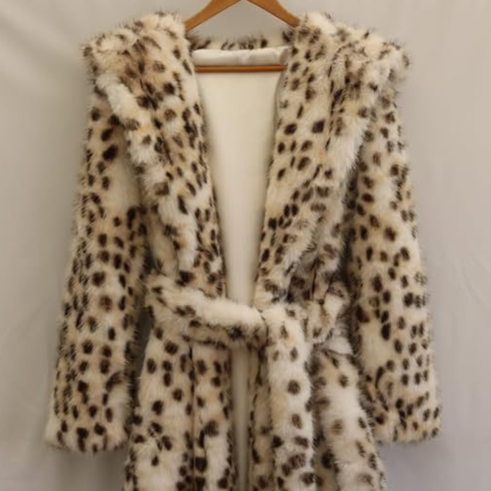 Dames Badjas – Zachte Lounge-Stijl met Capuchon en Fluweelachtige Textuur – Amelia