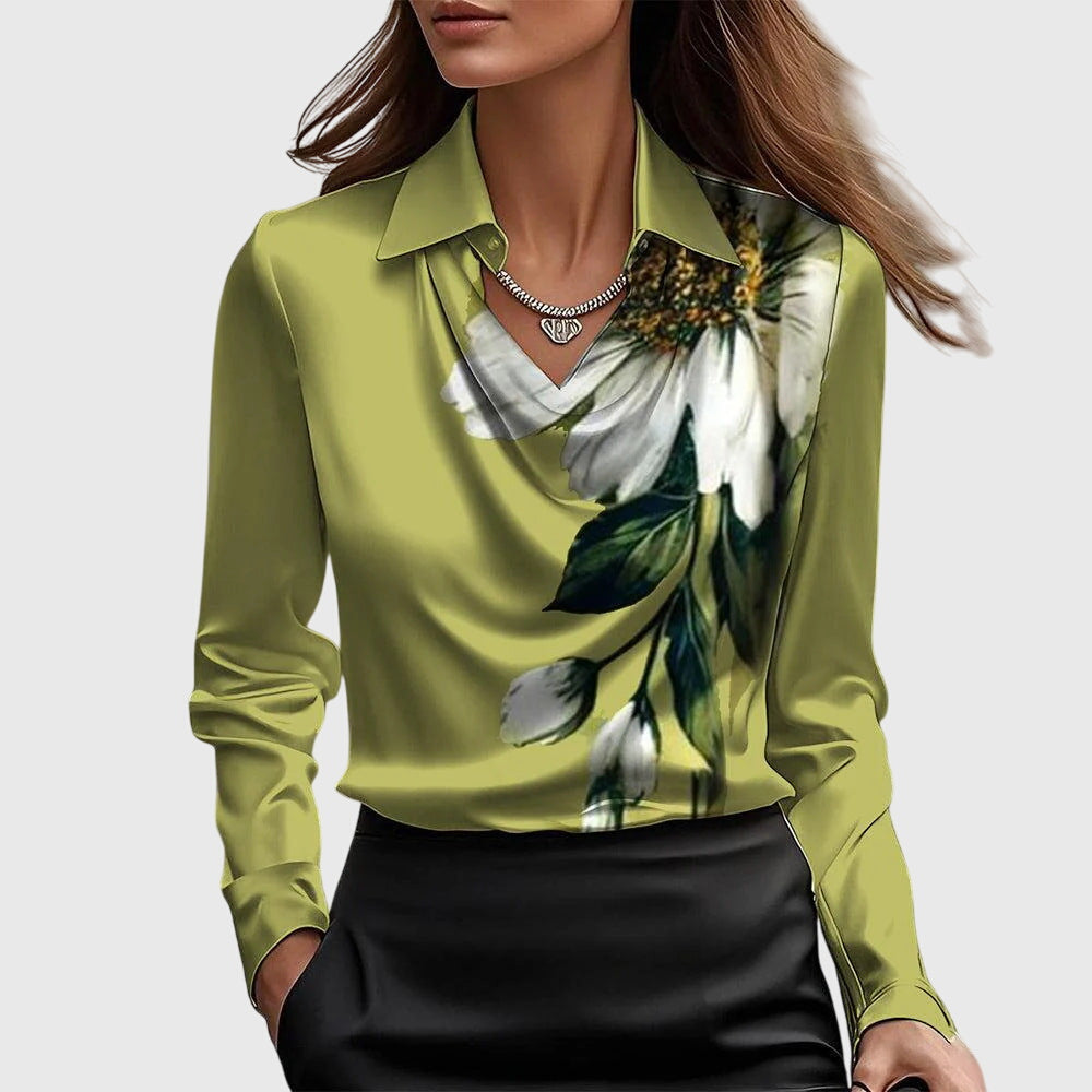 Monique | Dames blouse met geplooide halslijn en subtiele glans – elegant veelzijdig