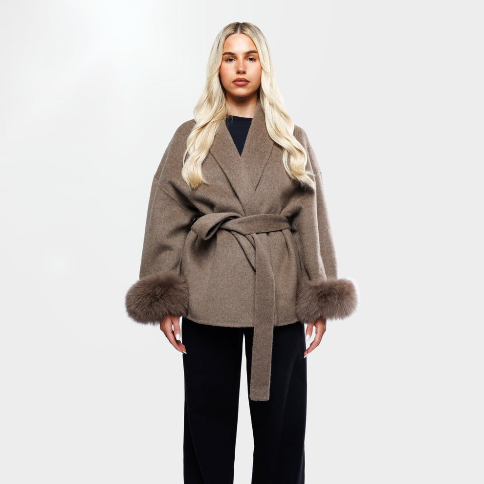 Hella Luxe | Dames Winterjas met Faux Fur en Elegante Tailleceintuur