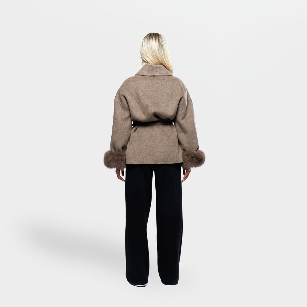 Hella Luxe | Dames Winterjas met Faux Fur en Elegante Tailleceintuur