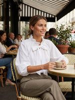 Dames Getailleerde Blouse – Met Hoge Kraag en Strik, Geschikt voor Werk en Dagelijks Gebruik