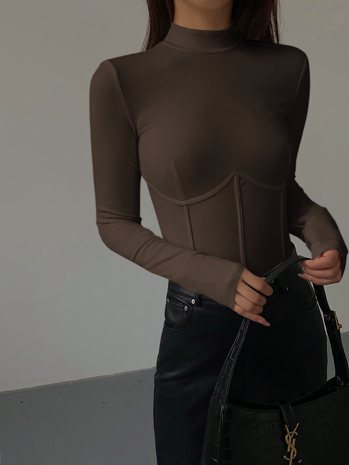 Lucy - Slimfit top met bustier vorm