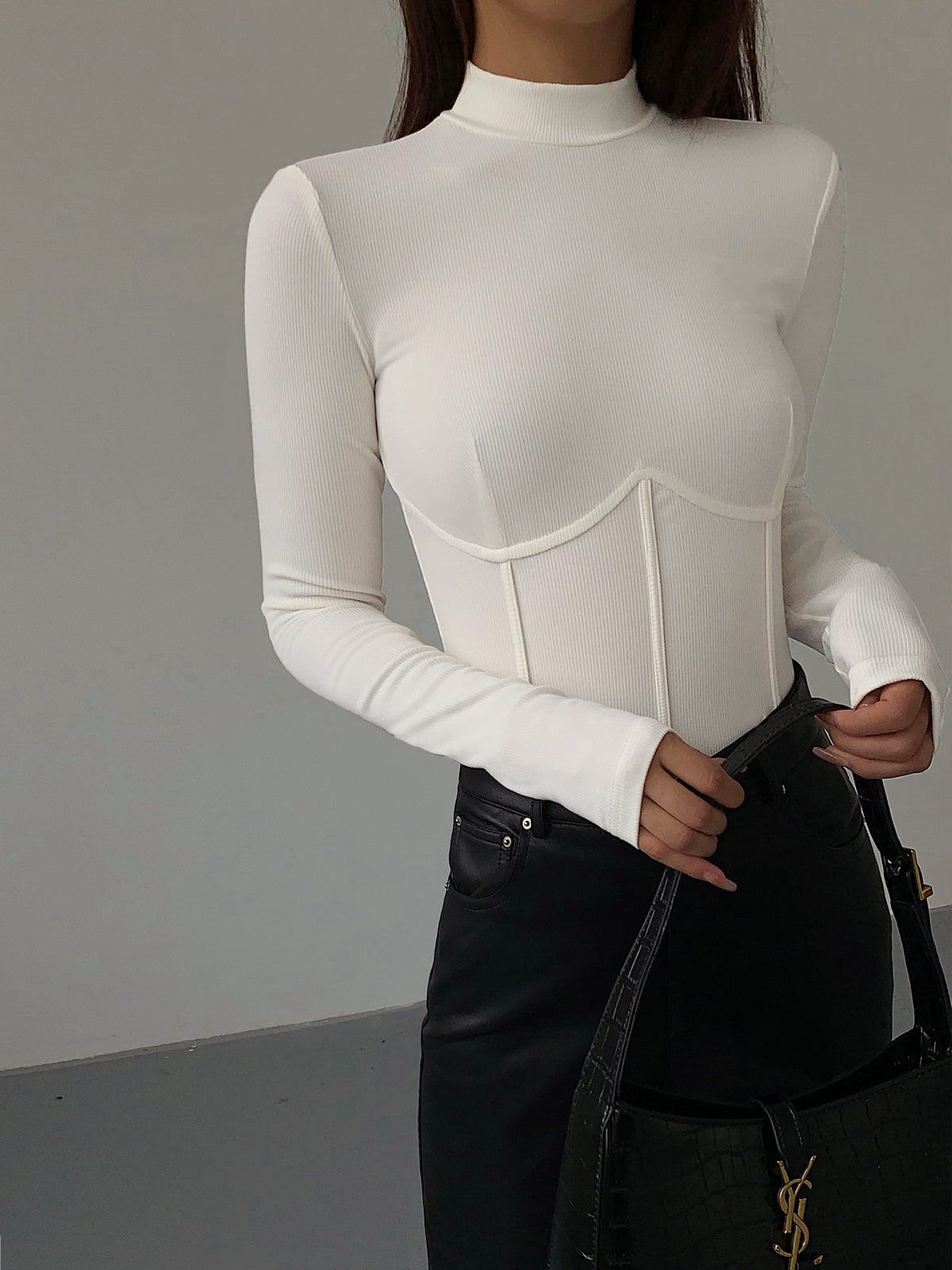 Lucy - Slimfit top met bustier vorm