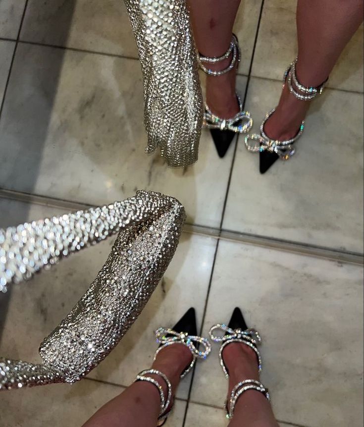 Nadia | Dames hakken met kristallen strik en wrap-around design