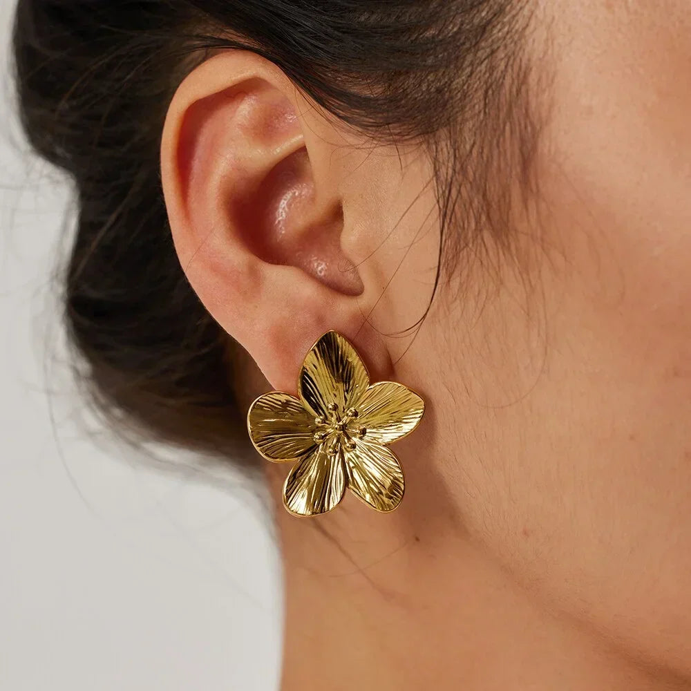 Luxe Bloem Oorbellen voor Dames in Gouden Afwerking | Tijdloze Statement Sieraden voor Feestelijke Gelegenheden