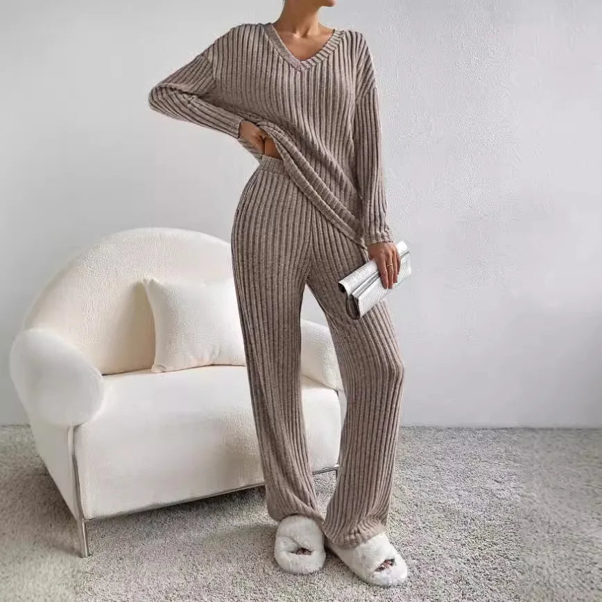 Tricia | Dames gebreide set met V-hals en losse pasvorm