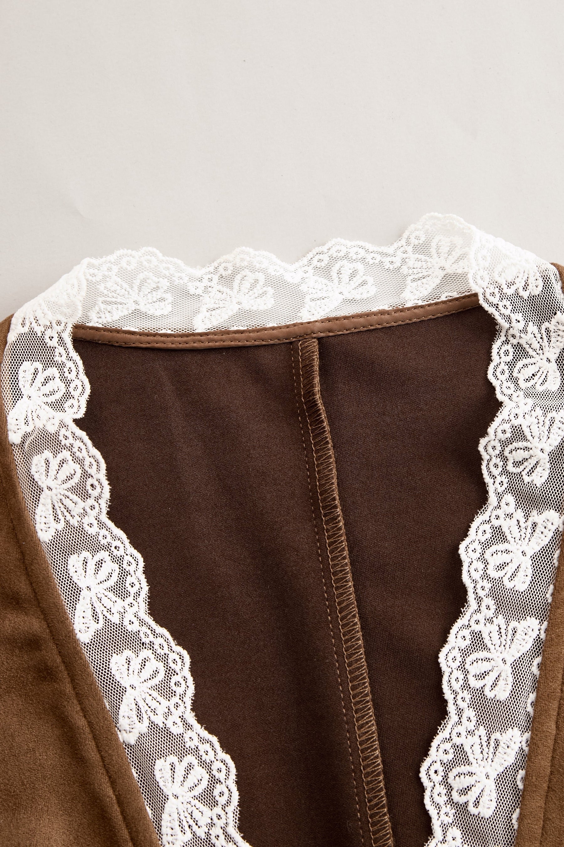 Dames Getailleerde Blouse – Lange Mouwen, V-Hals, Met Knopen, Geschikt voor Werk en Dagelijks Gebruik